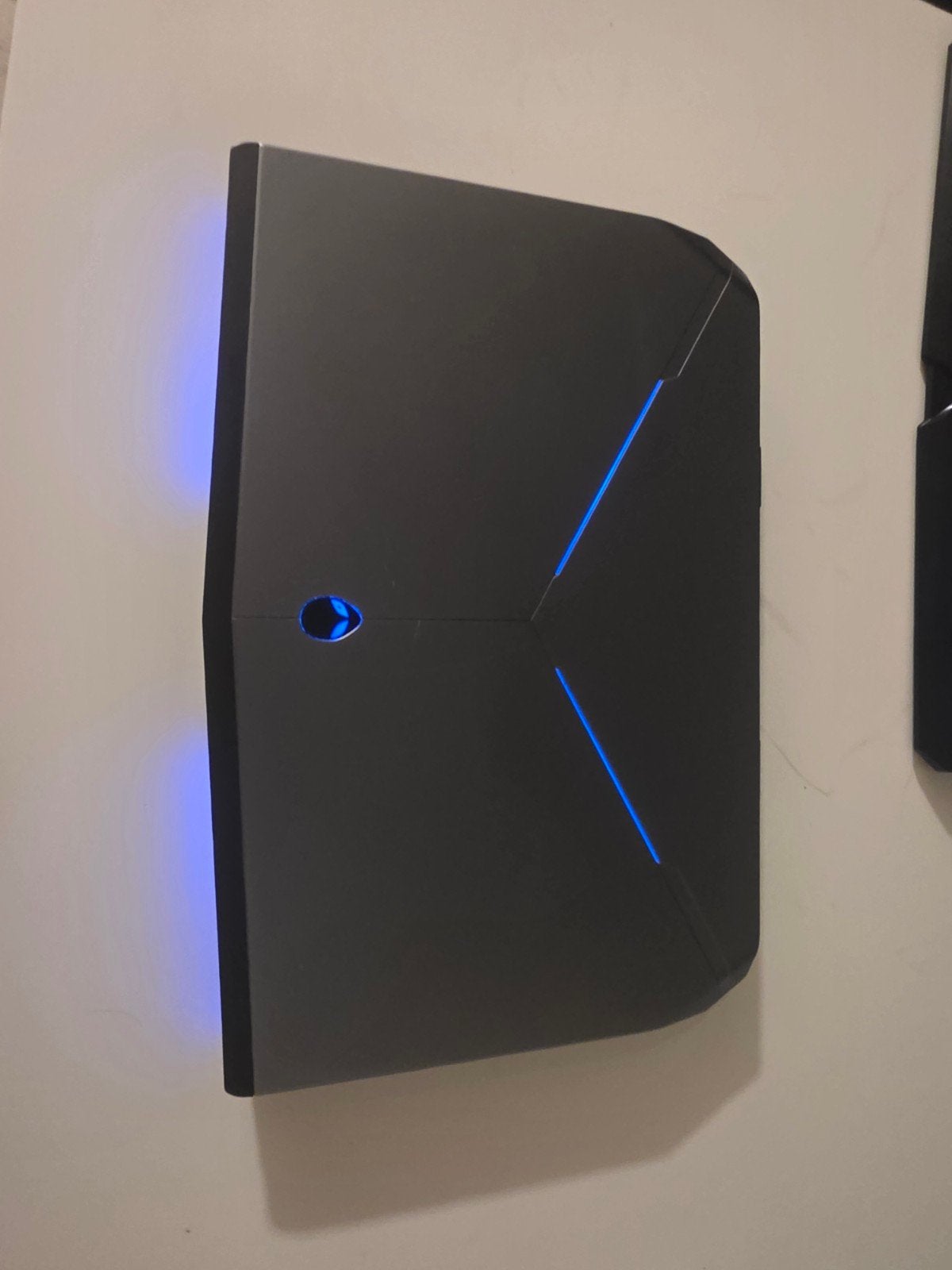 Foto 2 van Alienware 15 R2 Gaming Laptop i7-6700HQ GTX 970M 16GB RAM