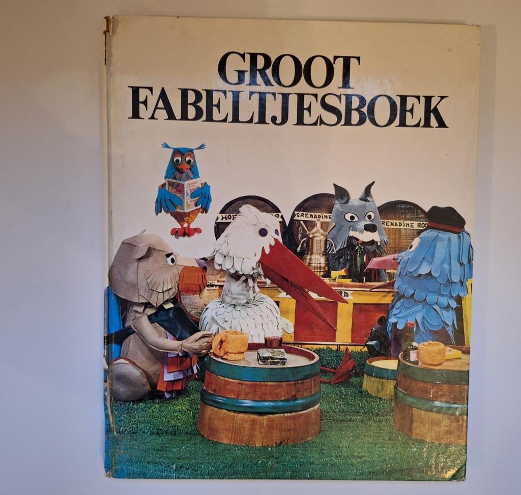 Groot Fabeltjesboek uit 1968
Leuk voor de verzamelaar., Ophalen of Verzenden, Gelezen