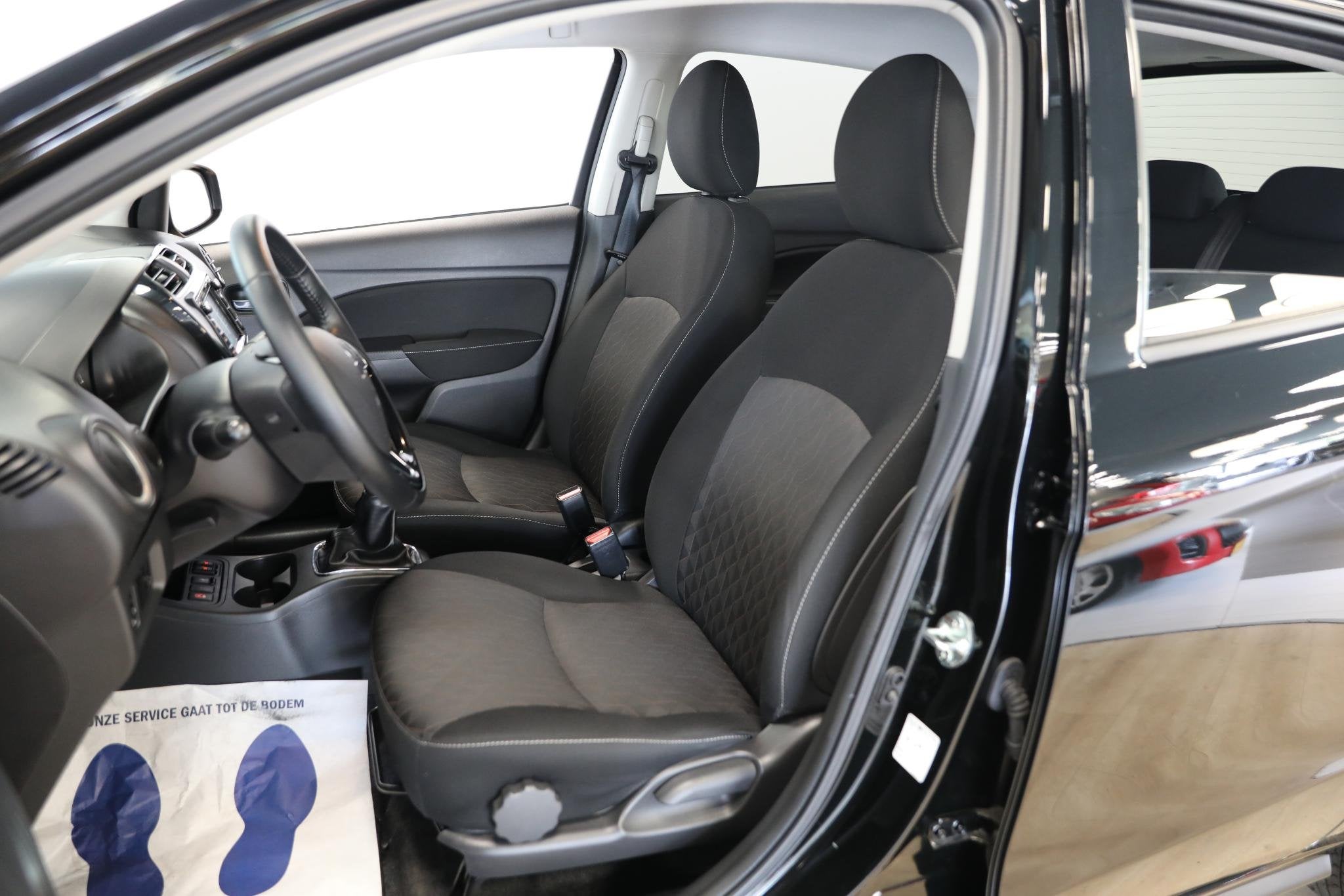 Mitsubishi Space Star 1.2 Nova | Cruise | Stoelverwarming |, Stof, Gebruikt, 850 kg, Zwart