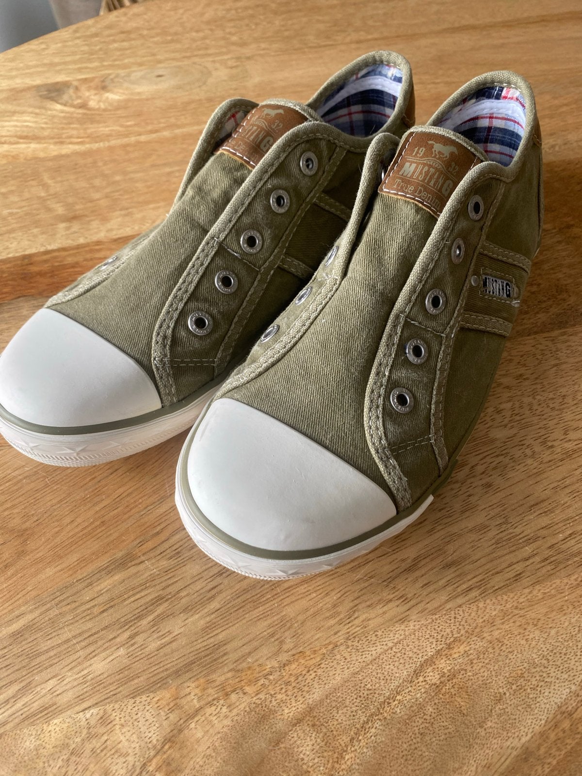 Zo goed als nieuwe Mustang dames sneakers - Maat 38, Ophalen, Zo goed als nieuw, Groen, Sneakers of Gympen