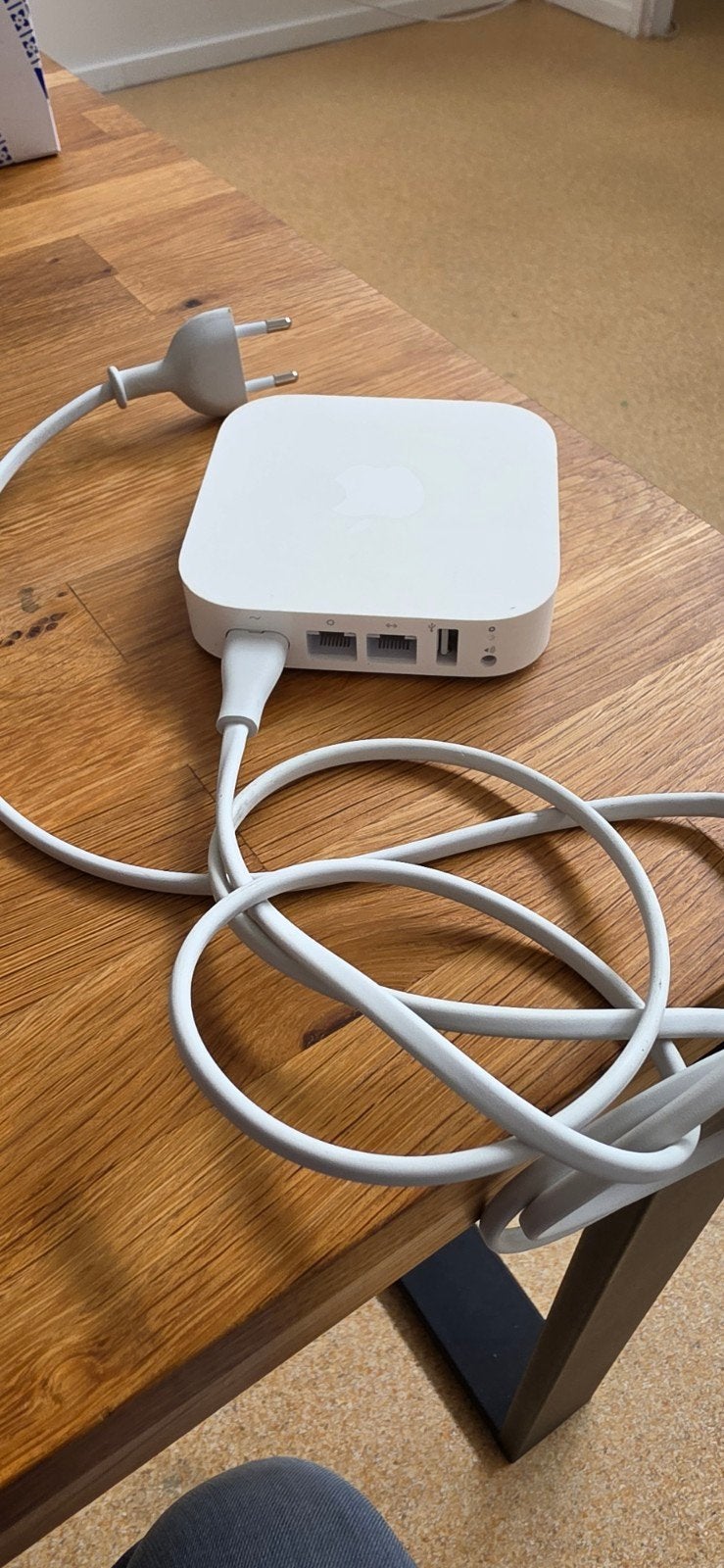 Apple AirPort Express A1392 Router - Zo goed als nieuw, Computers en Software, Routers en Modems, Ophalen of Verzenden, Zo goed als nieuw