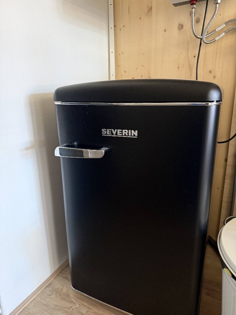Severin RKS 8832 - Tafelmodel Retro koelkast, Witgoed en Apparatuur, Koelkasten en IJskasten, 45 tot 60 cm, Met vriesvak, Ophalen