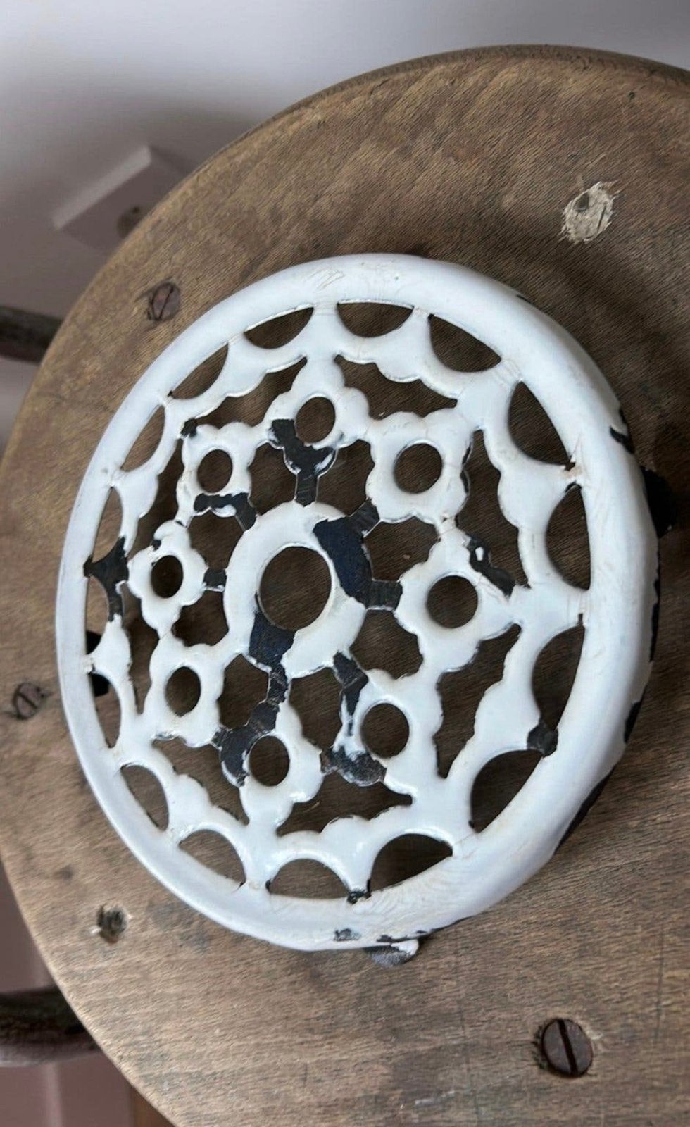 Franse emaille witte onderzetter nr 2, Ophalen of Verzenden
