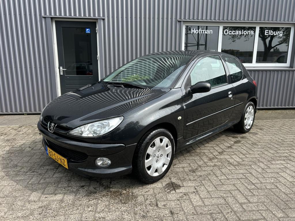 Peugeot 206 1.4-16V Air-line 3 (bj 2006), Zwart, Origineel Nederlands, Bedrijf, Handgeschakeld