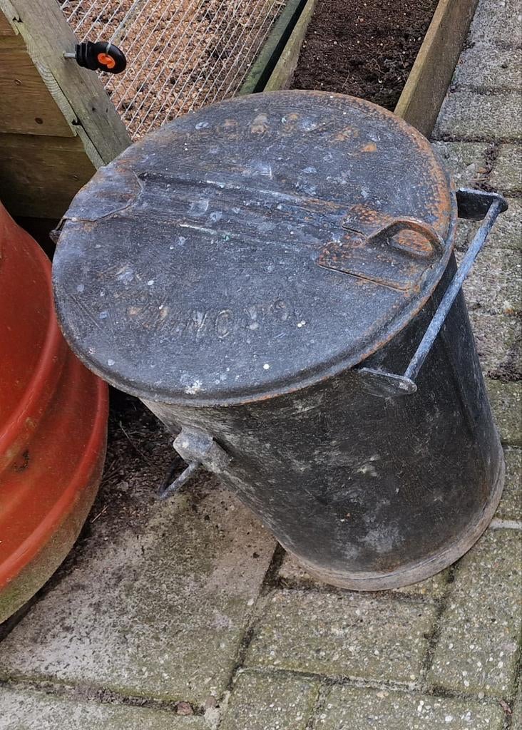Oud asvat, Tuin en Terras, Ophalen, Gebruikt