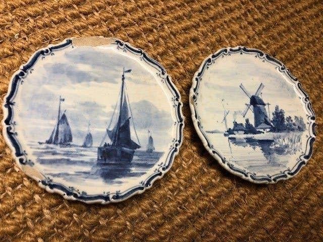 Porselein bordjes Joost Thooft & LaBouchere Delft , beschadi, Ophalen of Verzenden