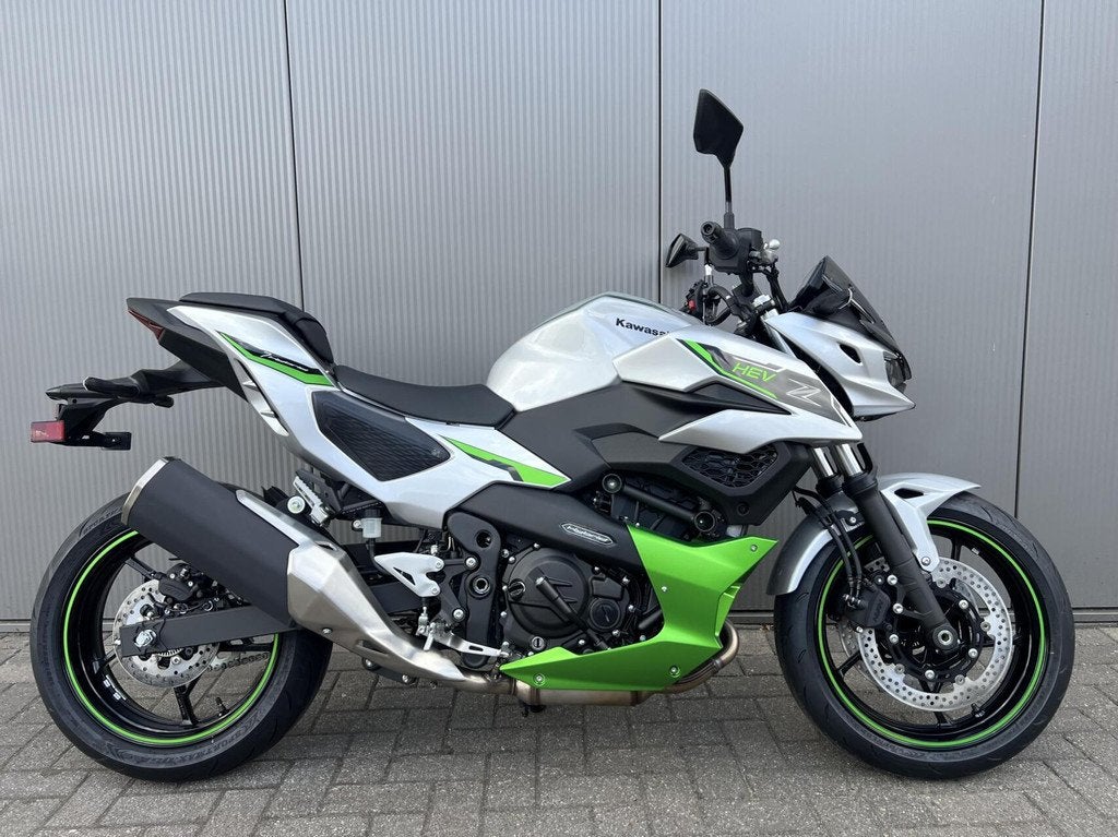 Kawasaki Z7 Hybrid, Bedrijf, Naked bike