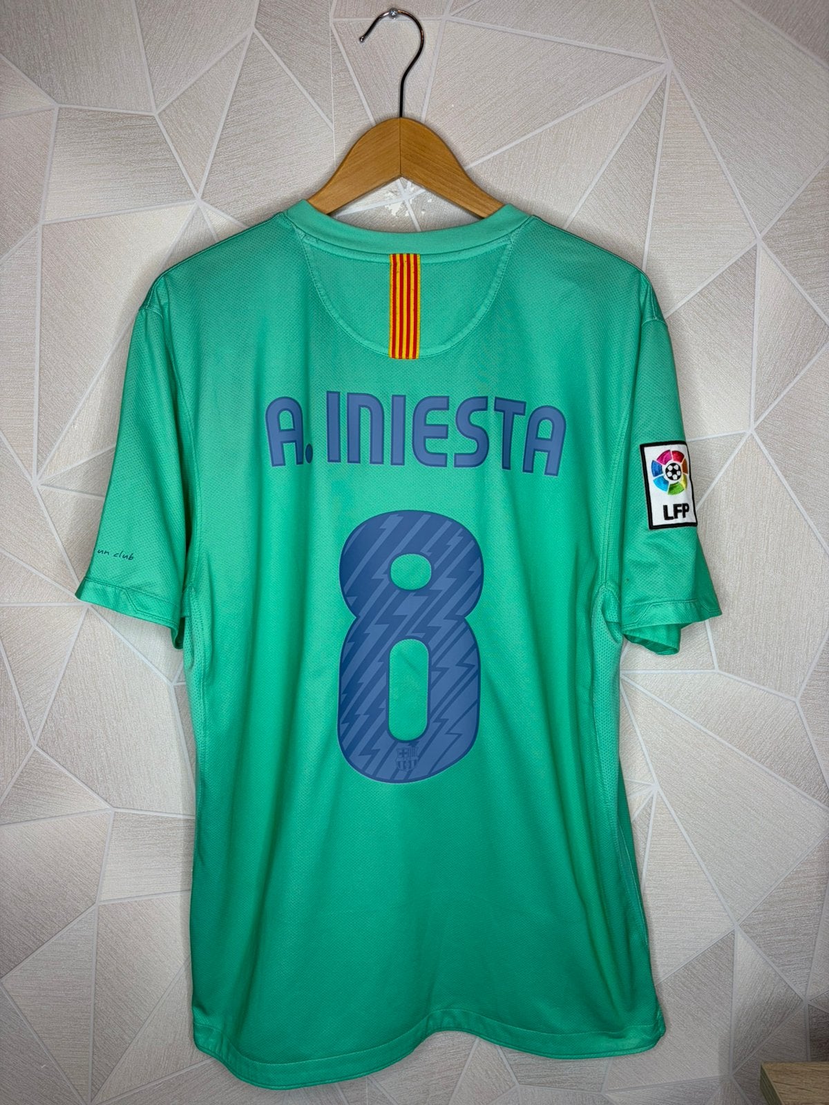 FC Barcelona Uit 2010/2011 Iniesta, Shirt, ., Maat L, Ophalen of Verzenden
