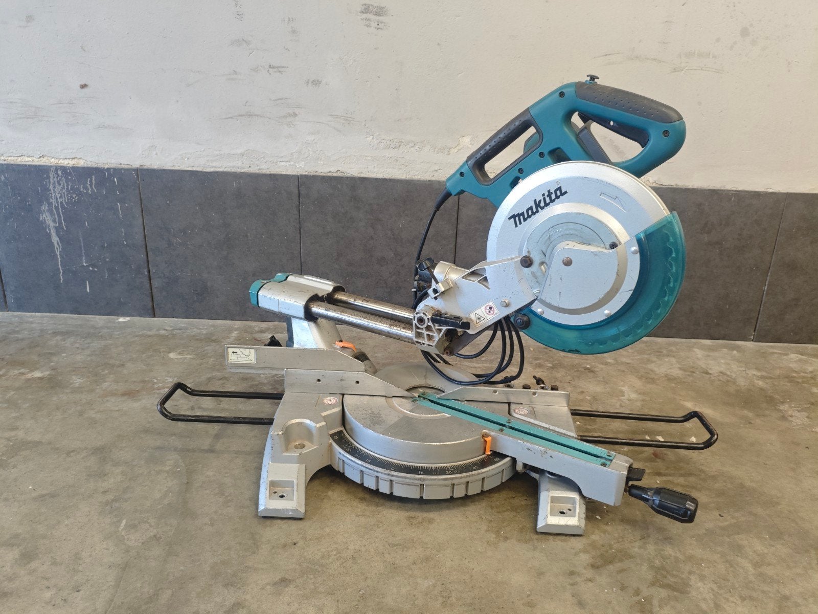 Makita afkortzaag, Ophalen, 1200 watt of meer, Afkortzaag, 30 tot 70 mm