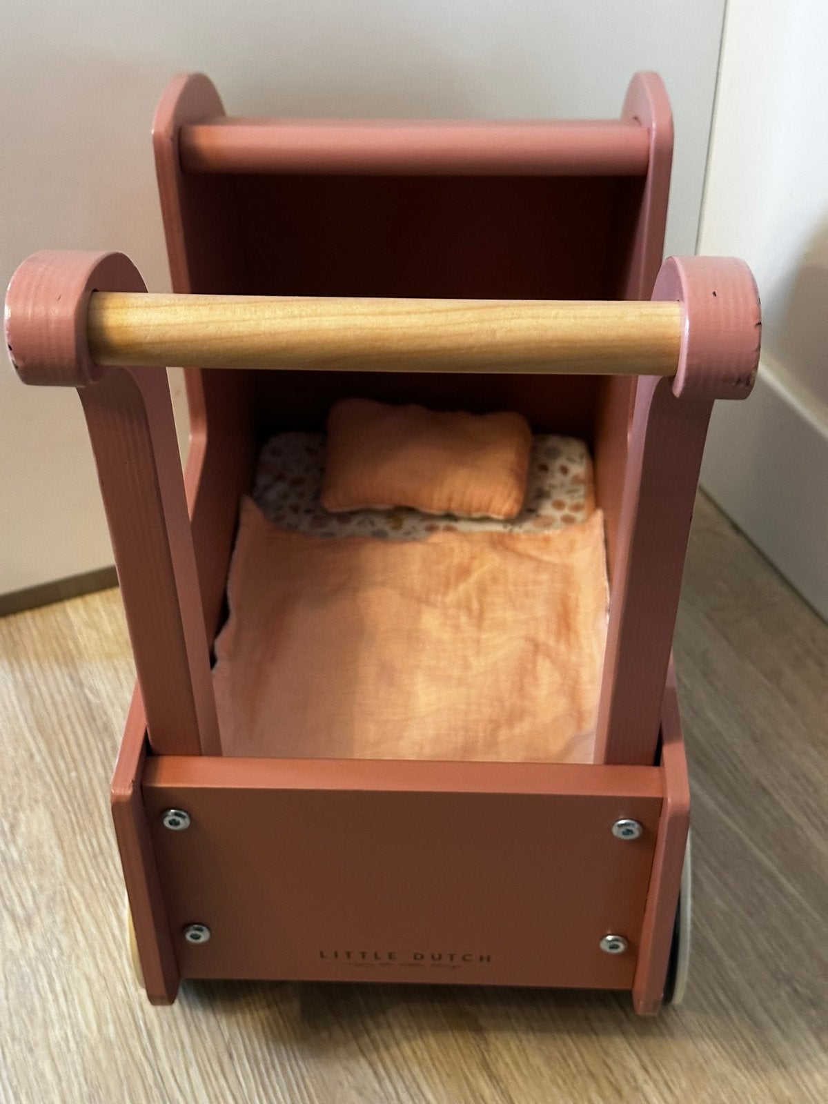 Little dutch poppenwagen, Ophalen, Zo goed als nieuw, Duw- of Trekspeelgoed