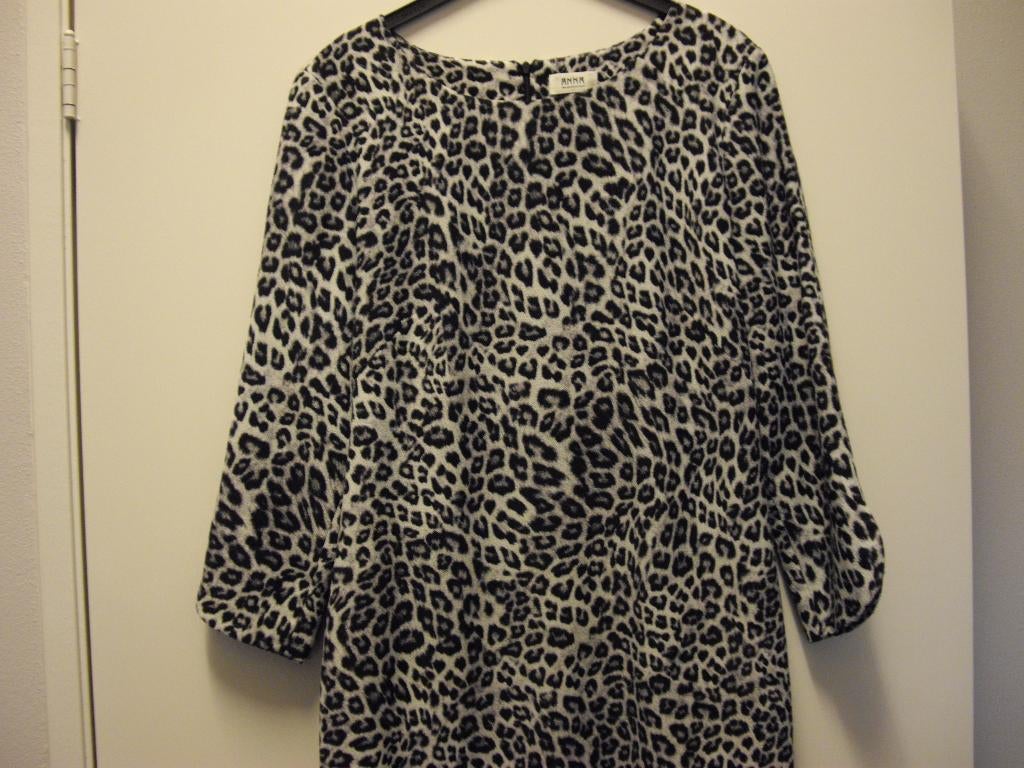 Prachtige jurk van ANNA, Kleding | Dames, Maat 38/40 (M), Anna van Toor, Ophalen of Verzenden, Knielengte