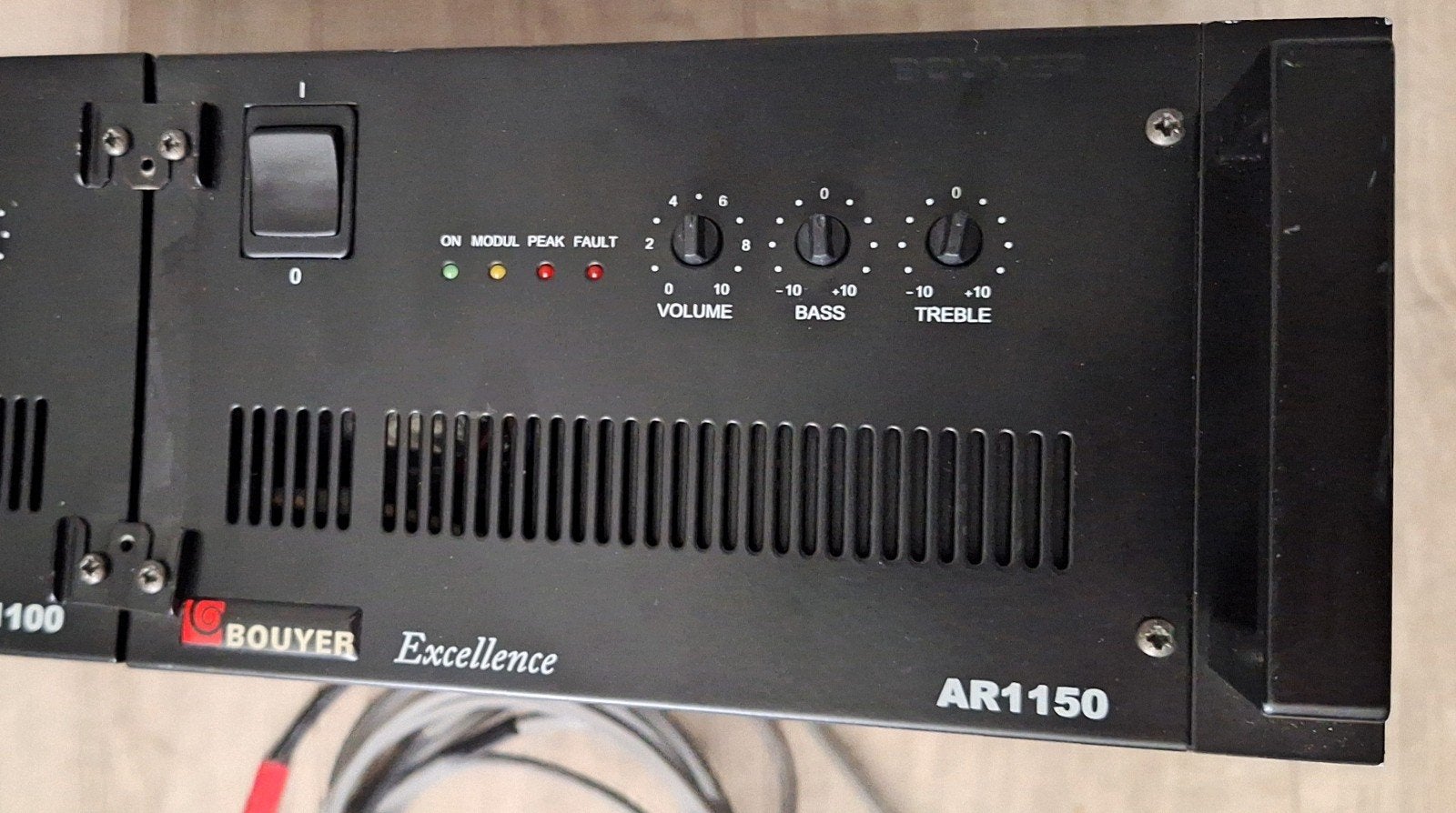 Bouyer Excellence AR Amplifier versterkers Neutrik NTL-1, Overige merken, Gebruikt, Ophalen of Verzenden, 120 watt of meer