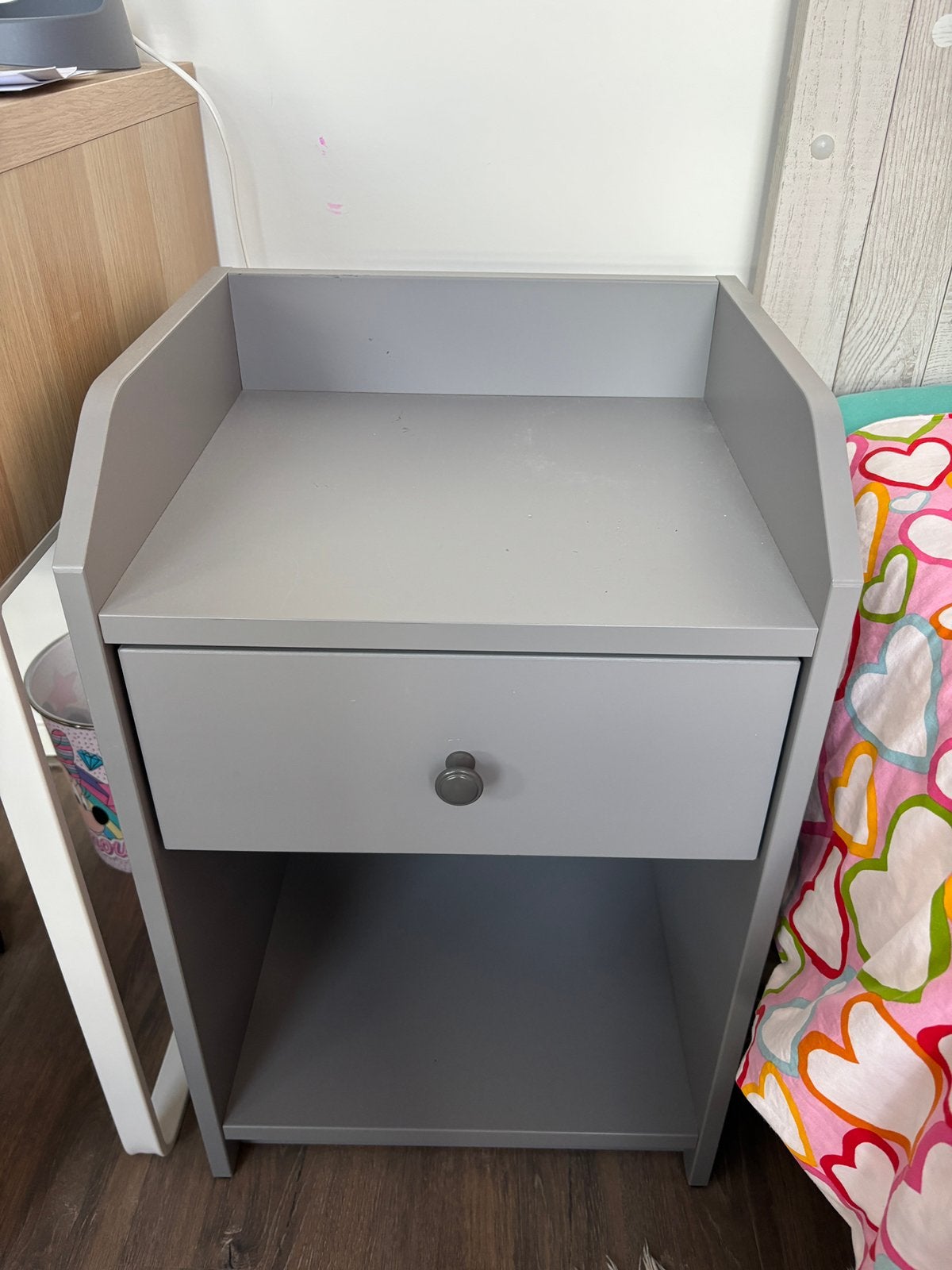 Ikea hauga nachtkastje grijs, Ophalen, Zo goed als nieuw, Minder dan 45 cm, 55 tot 70 cm