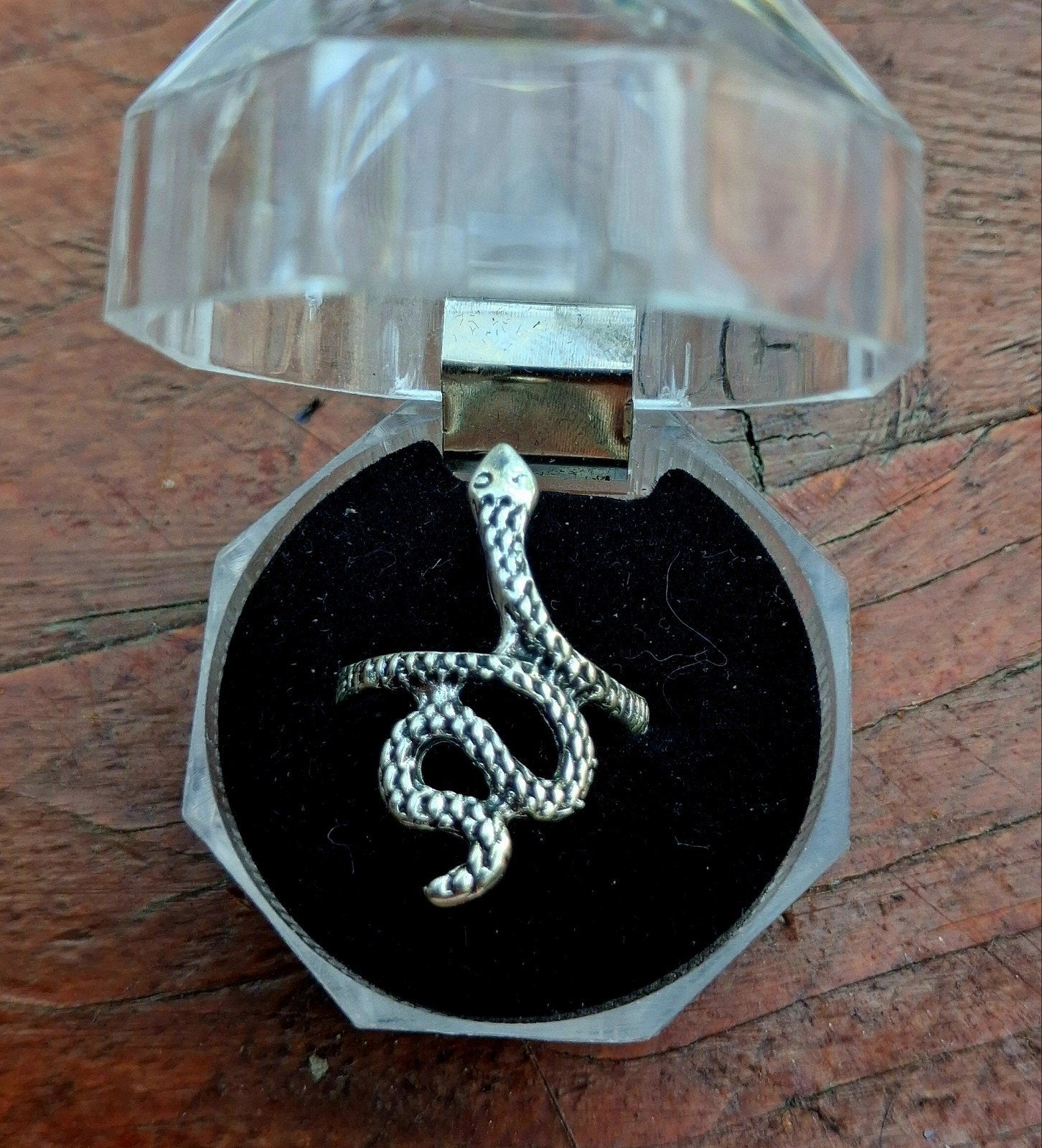 Zilverkleurige Slangenring - Maat 17.5, Sieraden, Tassen en Uiterlijk, Ringen, Overige materialen, Nieuw, Ophalen of Verzenden