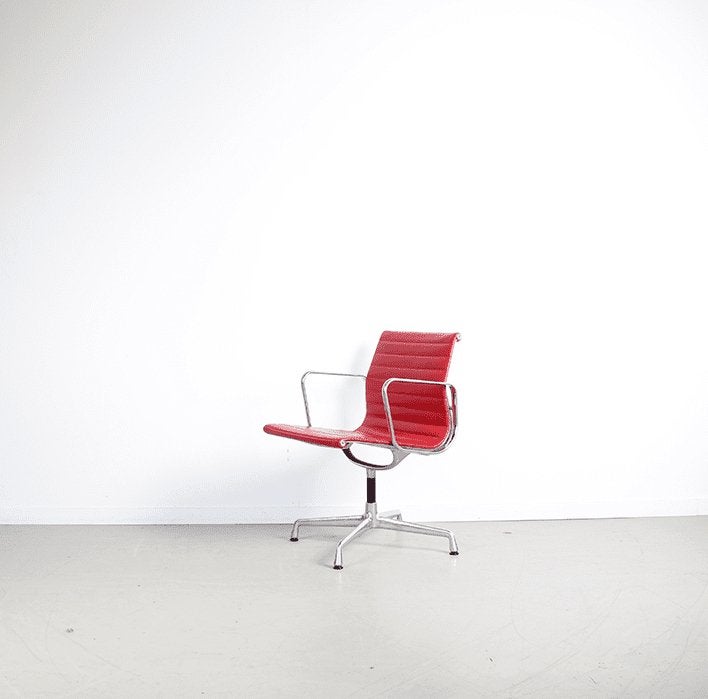 Vitra Eames EA 108 Stoel Rood Leer - Aluminium, Niet ingevuld, Zo goed als nieuw, Niet ingevuld, Niet ingevuld