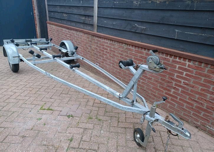 Boot Boottrailer Trailer geheel verzinkt met lier, Ophalen, Gebruikt, Minder dan 6 meter, Met rollen