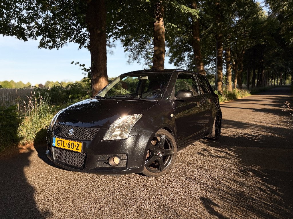 Suzuki Swift 1.6 Sport Zwart, Auto's, Suzuki, Voorwielaandrijving, 1005 kg, 4 cilinders, USB