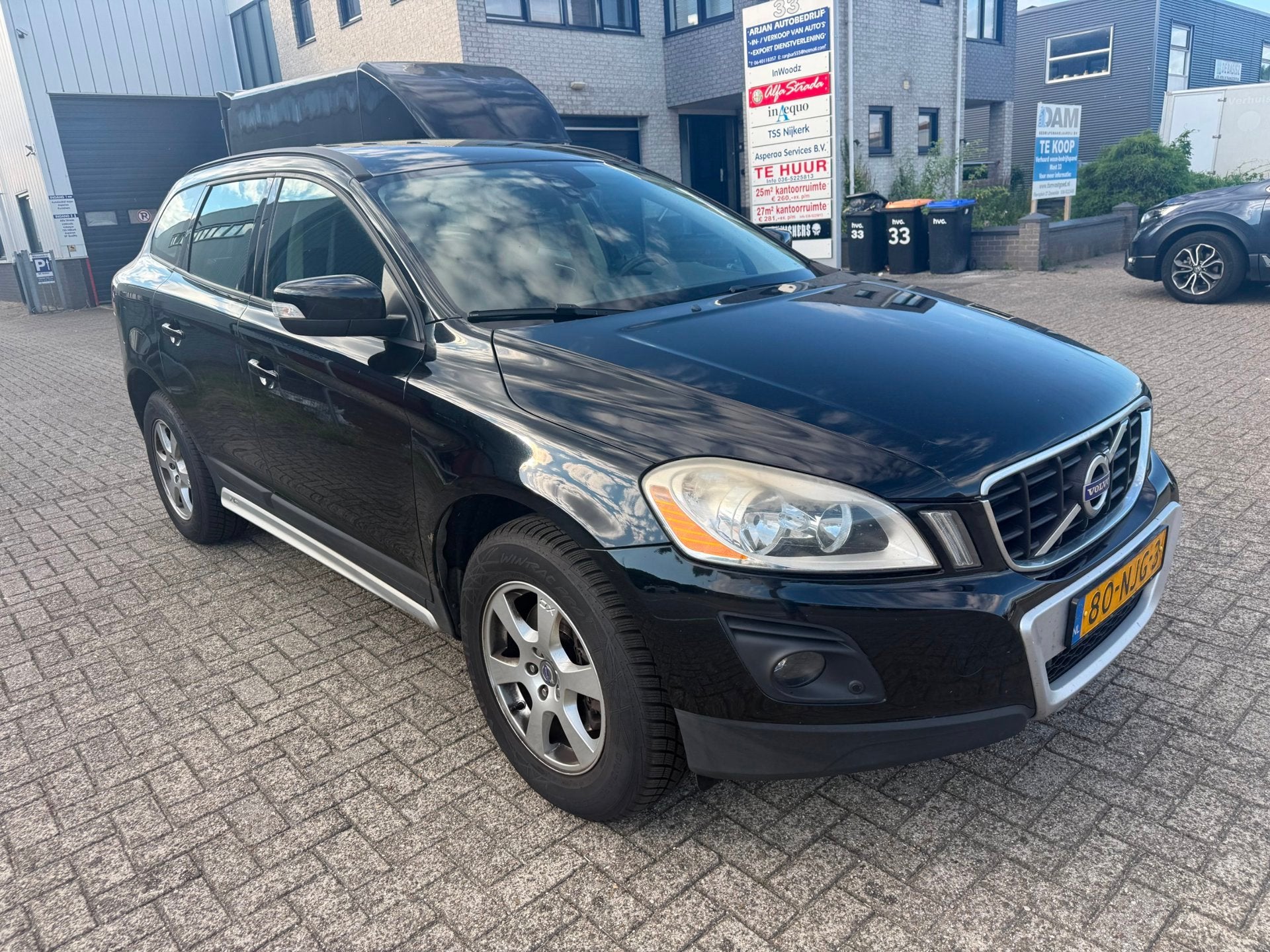 Volvo XC60 2.4D, Auto's, Verwarmde buitenspiegels, Zwart, Bedrijf, 750 kg