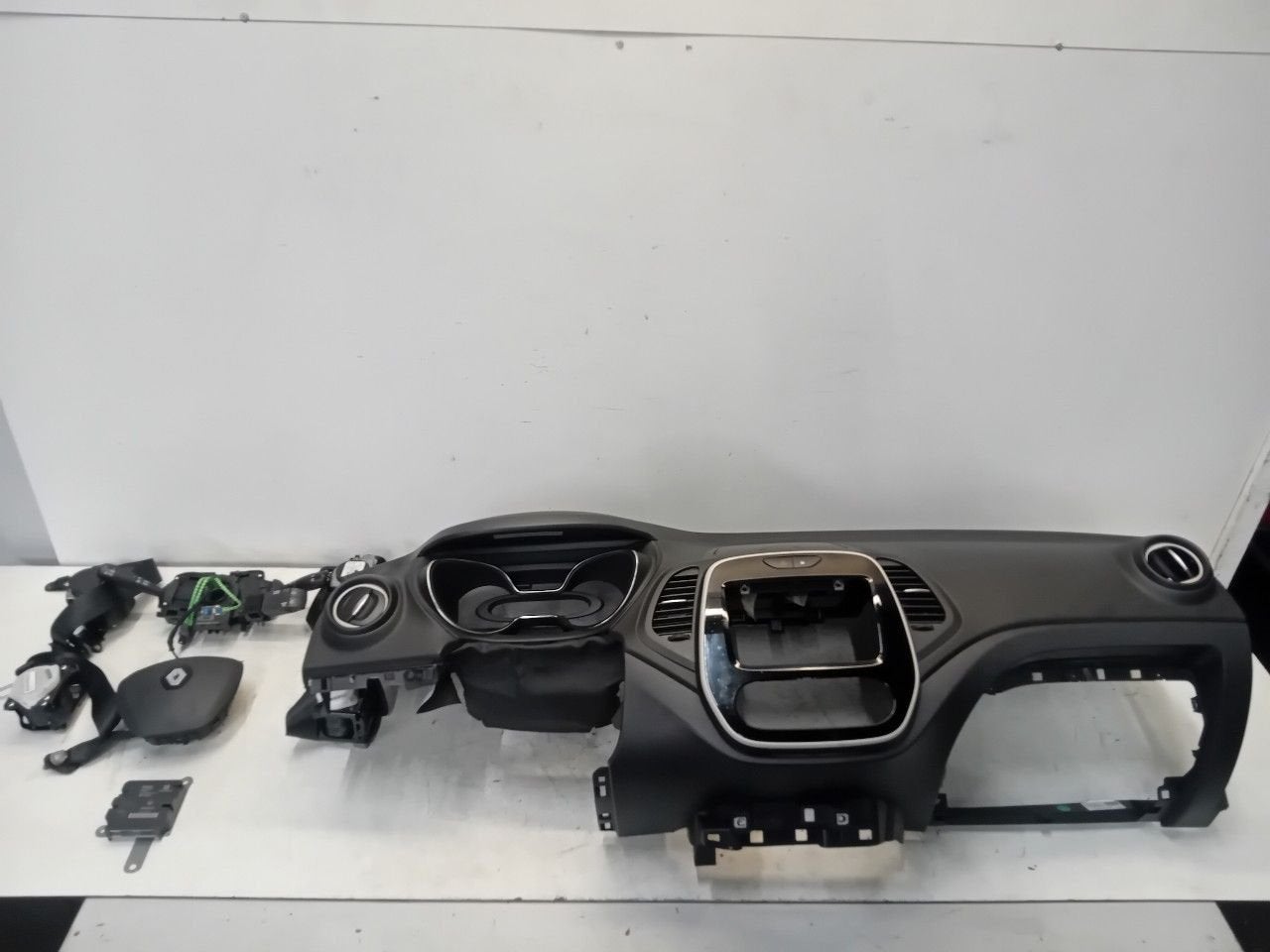Airbag set Renault Captur, Onderdelen@venauto.nl, Van der Ven Autorecycling B.V., Gebruikt, Ettenseweg 76, 4706 PB Roosendaal, The Netherlands