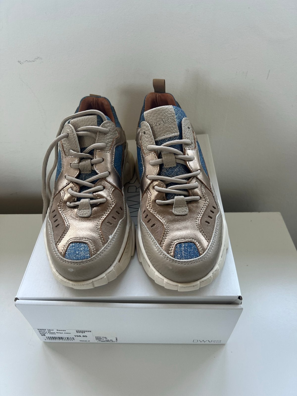 Prachtige sneakers, Ophalen of Verzenden, Nieuw, Beige, Sneakers of Gympen