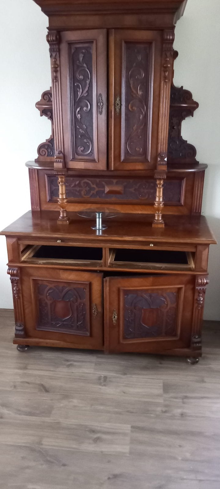 Antieke buffetkast / pronkkast van massief hout, Ophalen of Verzenden