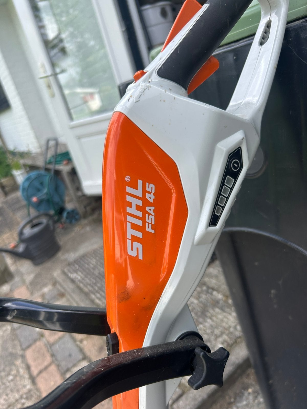 Stihl grastrimmer, Tuin en Terras, Ophalen of Verzenden, Zo goed als nieuw, 10 tot 30 cm, Accu