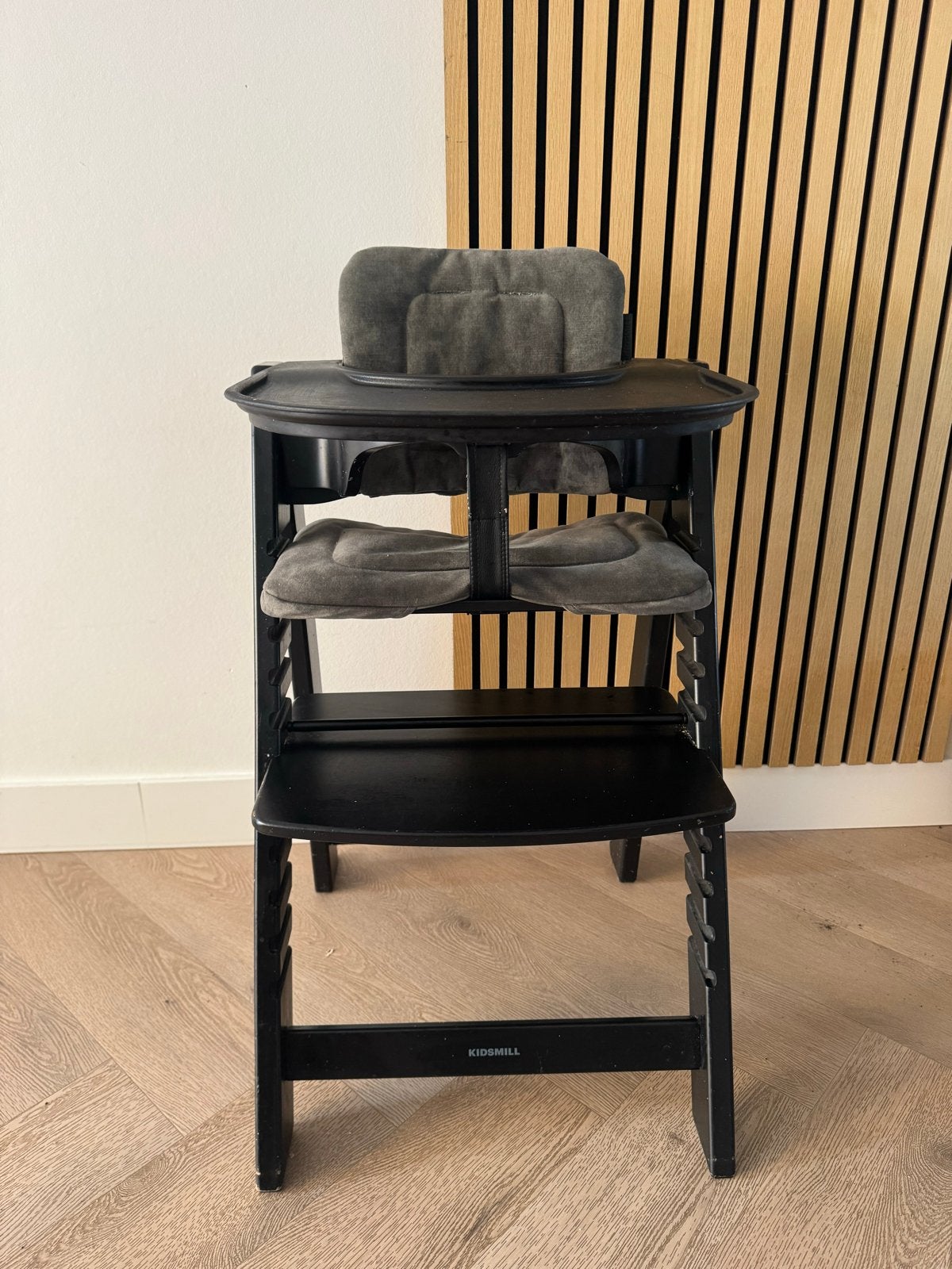 Kidsmill Up - meegroeistoel groene bekleding, Kinderen en Baby's, Kinderstoelen, Ophalen, Gebruikt, Meegroeistoel