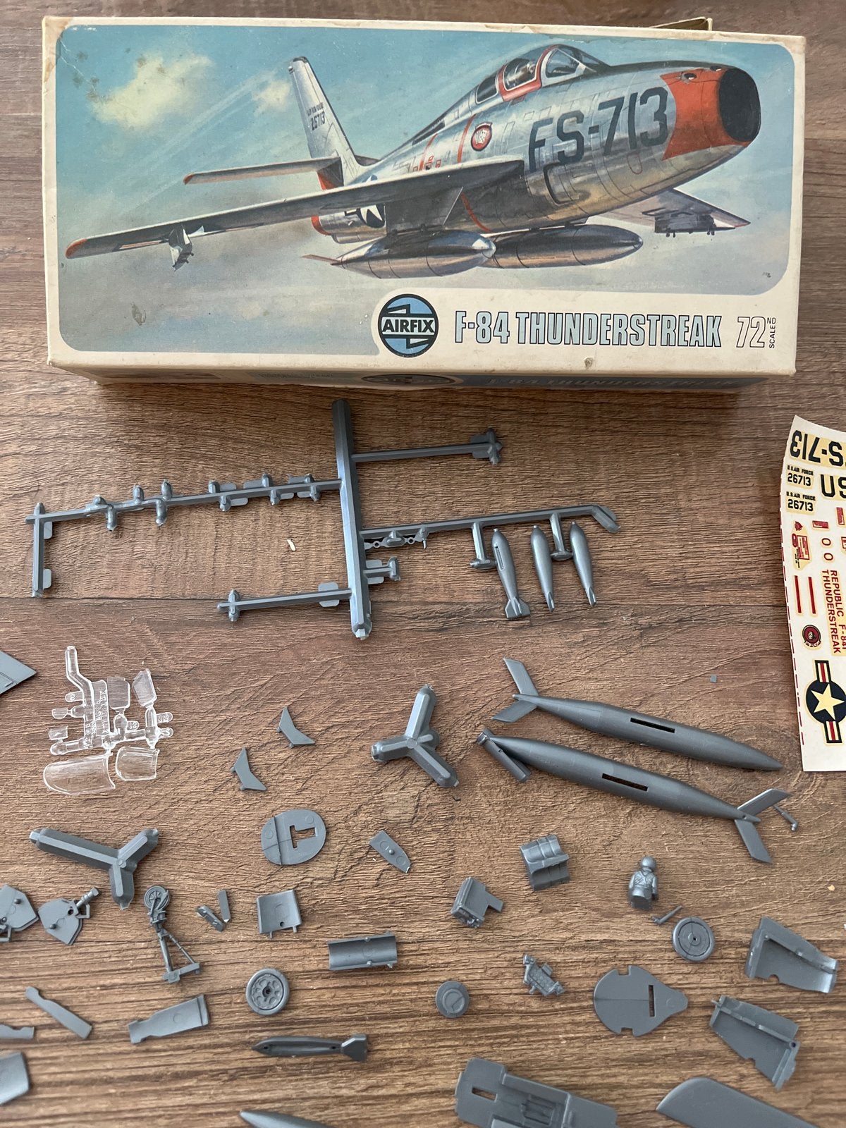 Airfix F-84 Thunderstreak 1:72 Modelvliegtuig Kit, Overige merken, 1:72 tot 1:144, Ophalen of Verzenden, Zo goed als nieuw