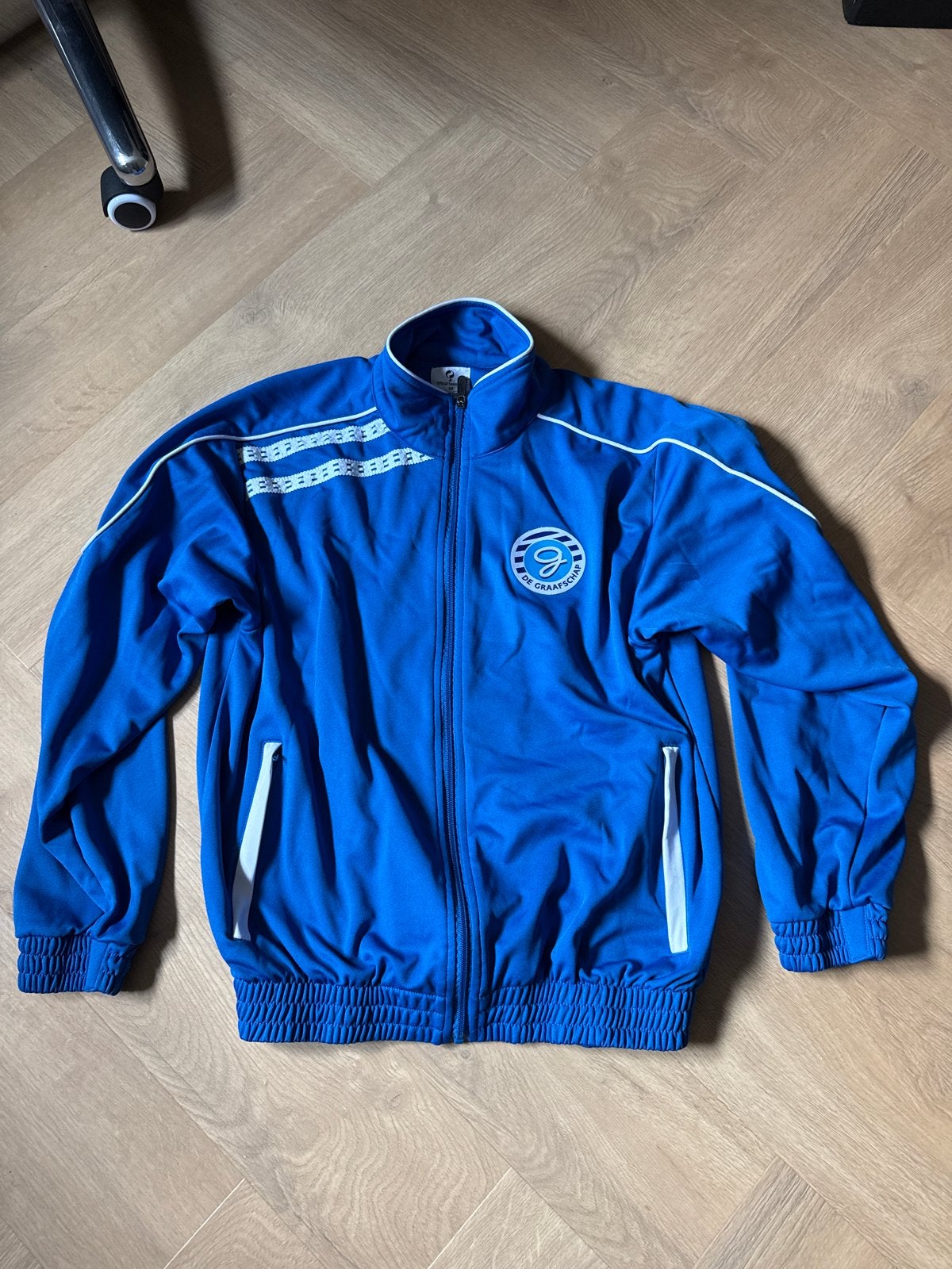 De Graafschap Trainingsjack - Nieuwstaat Maat M, Maat M, Ophalen of Verzenden, Zo goed als nieuw, Trainingspak