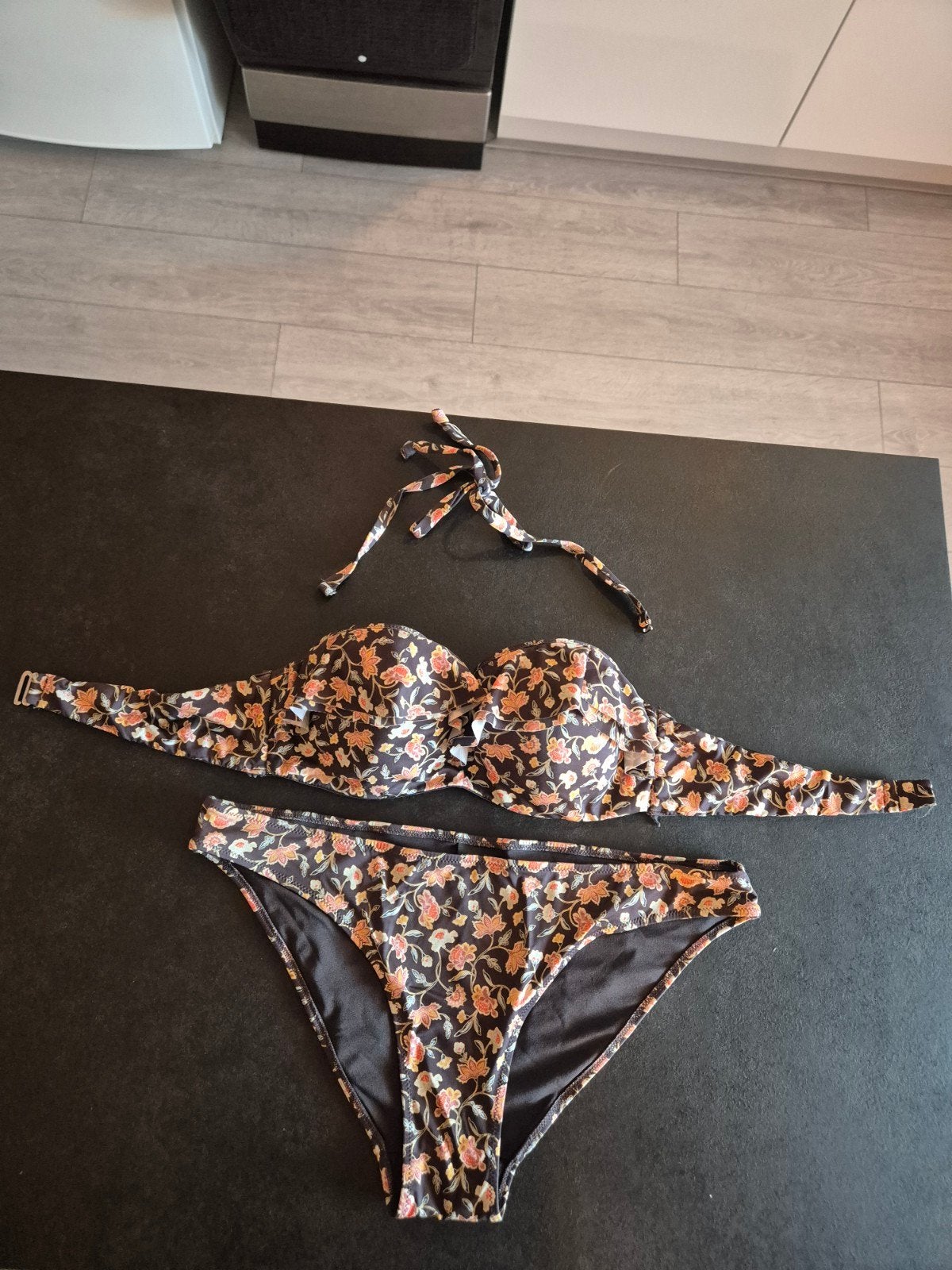 Leuke 'strapless' bikini H&M, Kleding | Dames, Badmode en Zwemkleding, H&M, Meerkleurig, Ophalen of Verzenden, Bikini