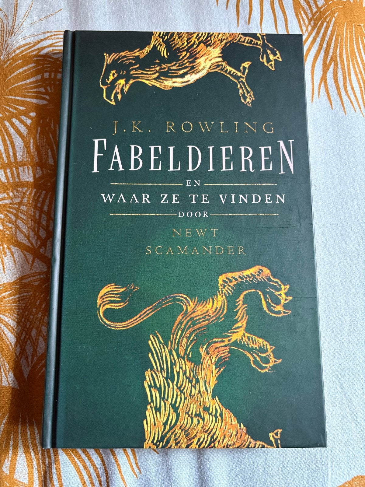 Fabeldieren en Waar Ze Te Vinden - J.K. Rowling, Ophalen of Verzenden, Zo goed als nieuw, Boek of Poster