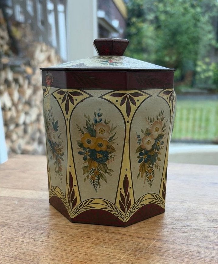 Oud achthoekig blik met bloemen, Ophalen of Verzenden