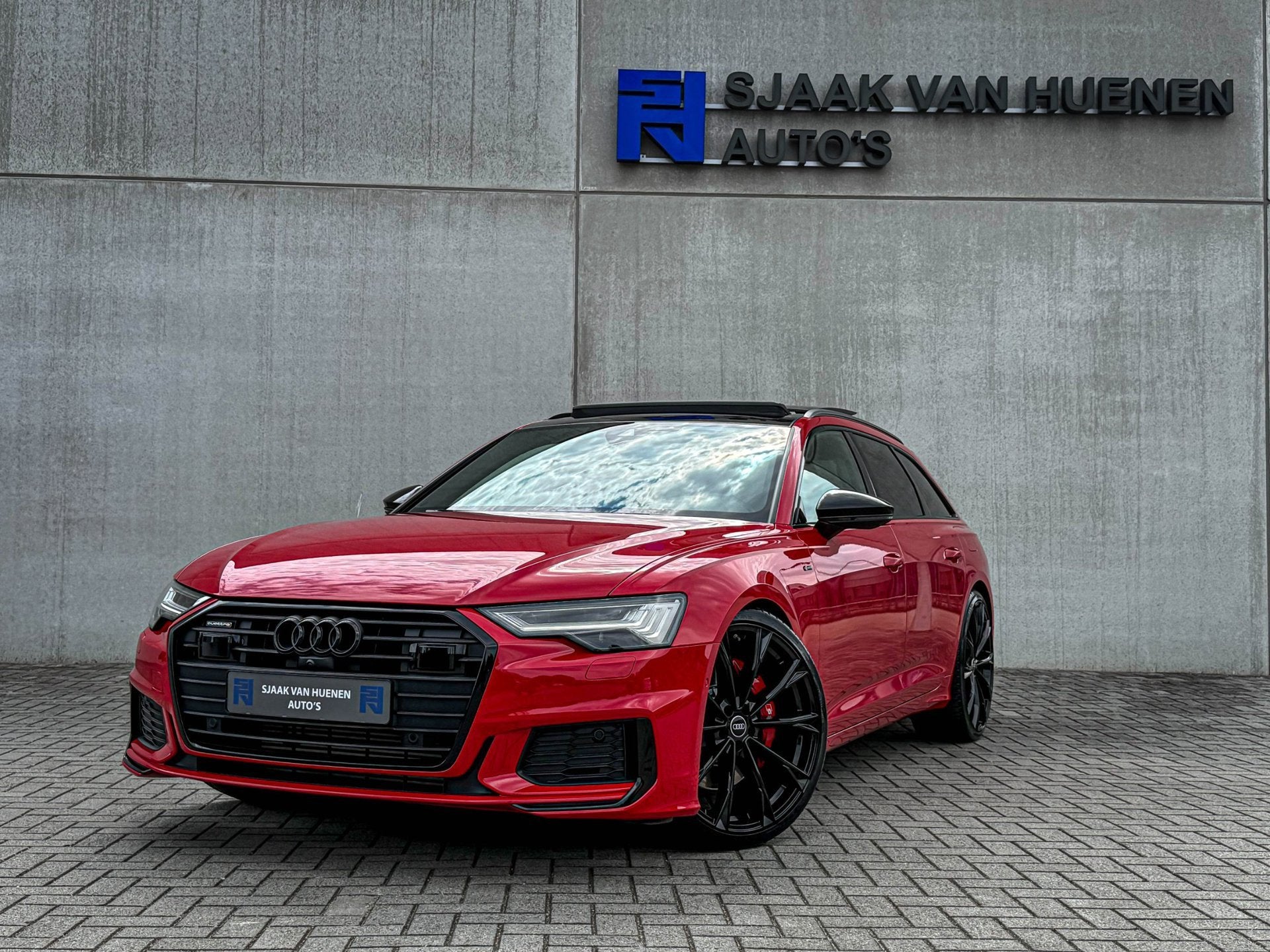 Audi A6 Avant 55TFSI e 367pk Quattro Competition S Edition S, Auto's, Audi, Automaat, Dealer onderhouden, Gebruikt, Zwart