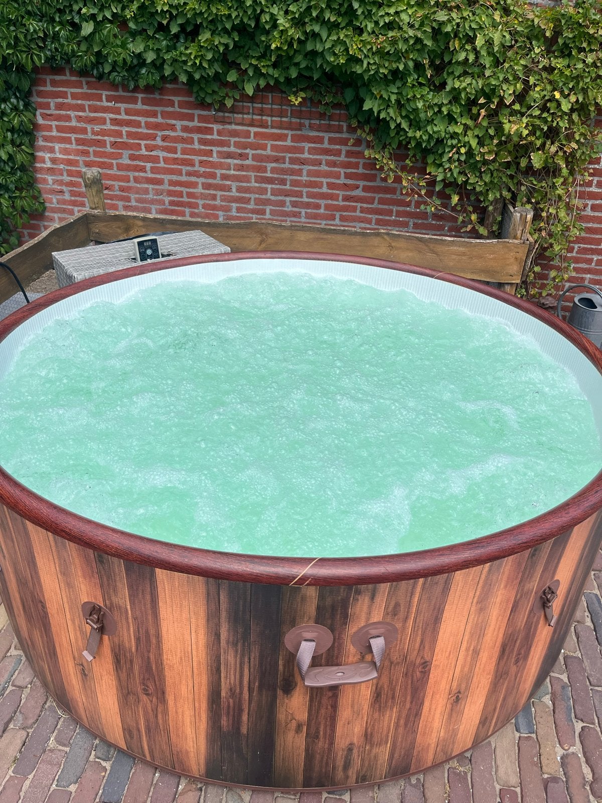 Opblaasbare Lay-Z Spa Helsinki Jacuzzi - Zo goed als nieuw, Ophalen, Opblaaszwembad, Rond, Zo goed als nieuw