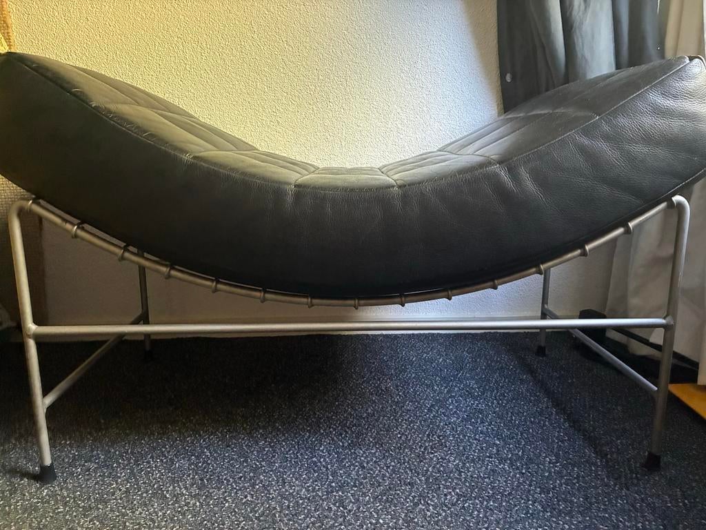 Leolux Volare pouf op nieuwe pootjes, Ophalen of Verzenden, Gebruikt, Leer