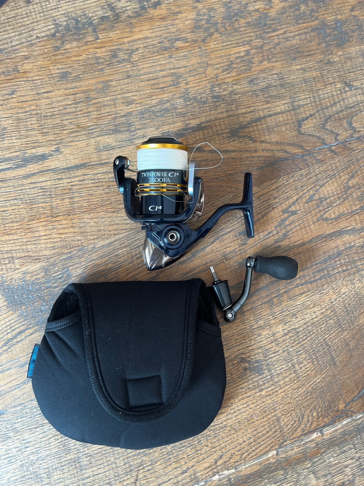 Shimano Twin Power CI4 2500FA Molen - Zo goed als nieuw, Ophalen of Verzenden, Zo goed als nieuw, Molen