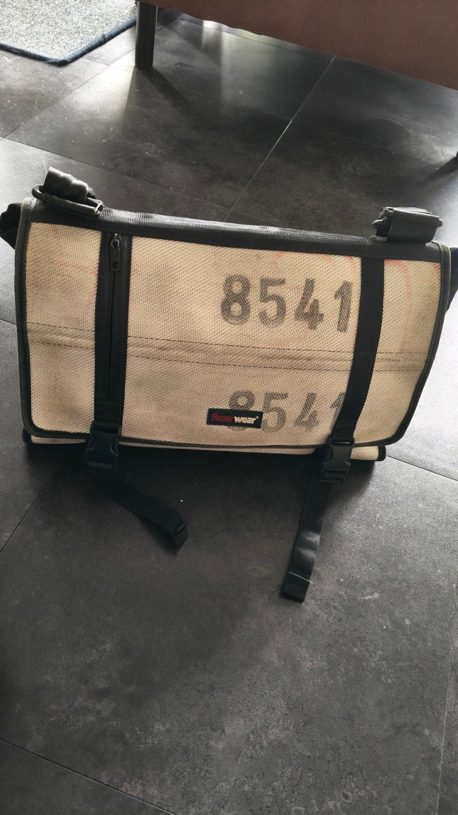 Feuerwear Gordon Messenger Bag 15L (Wit), Ophalen of Verzenden