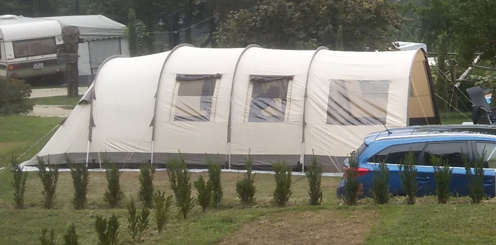 Te koop: nette beige BaseCamp Ambato VI Deluxe 6 personen, Ophalen, Gebruikt, Tot en met 6