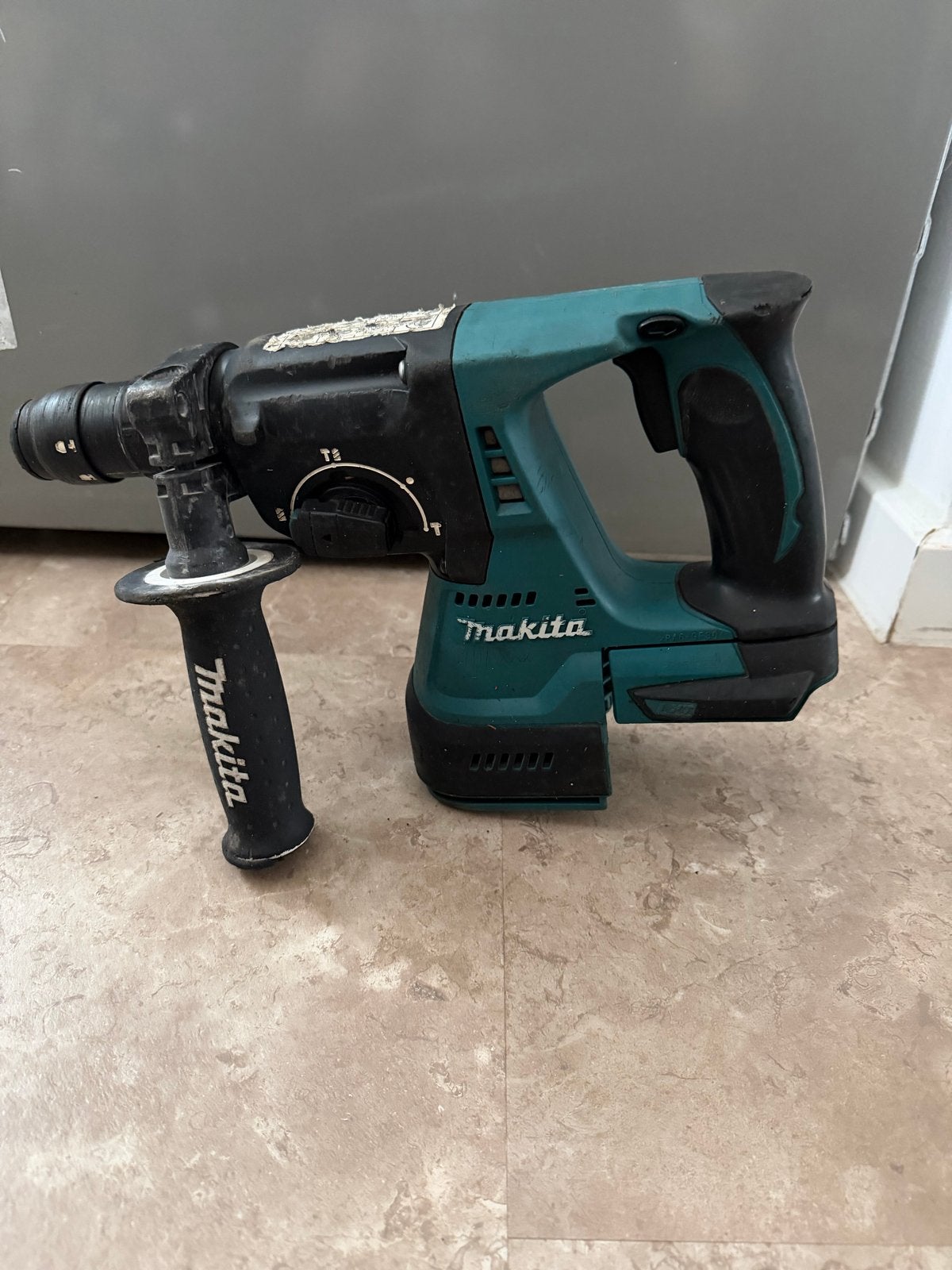 Makita DHR243 Accu Boorhamer - Zo goed als nieuw, 600 watt of meer, Boor- en/of Breekhamer, Ophalen of Verzenden, Zo goed als nieuw