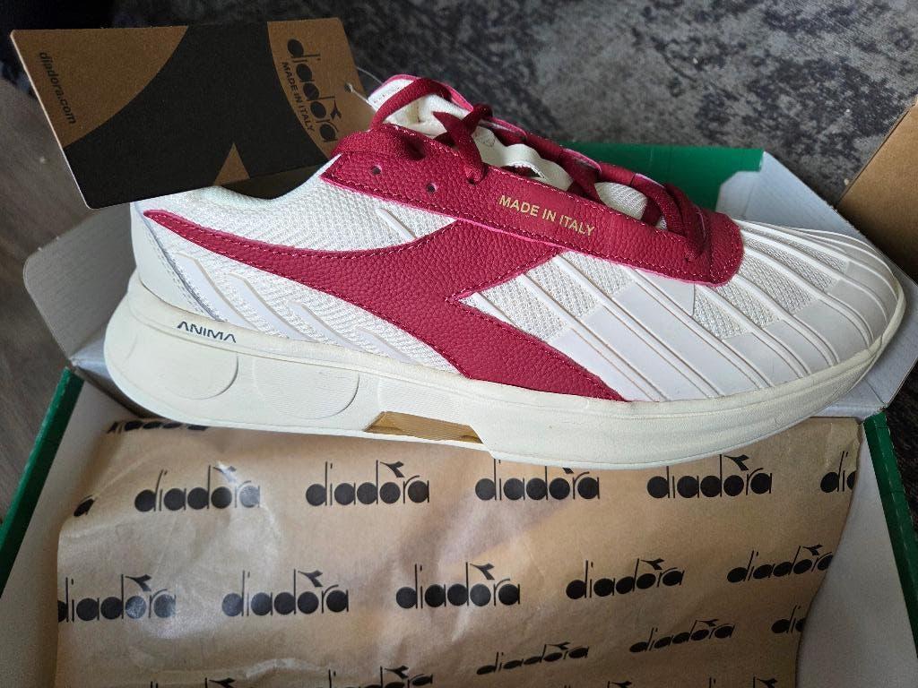 Diadora  B. Elite Star dark red Maat 43 (42), Ophalen, Overige kleuren, Nieuw, Sneakers of Gympen