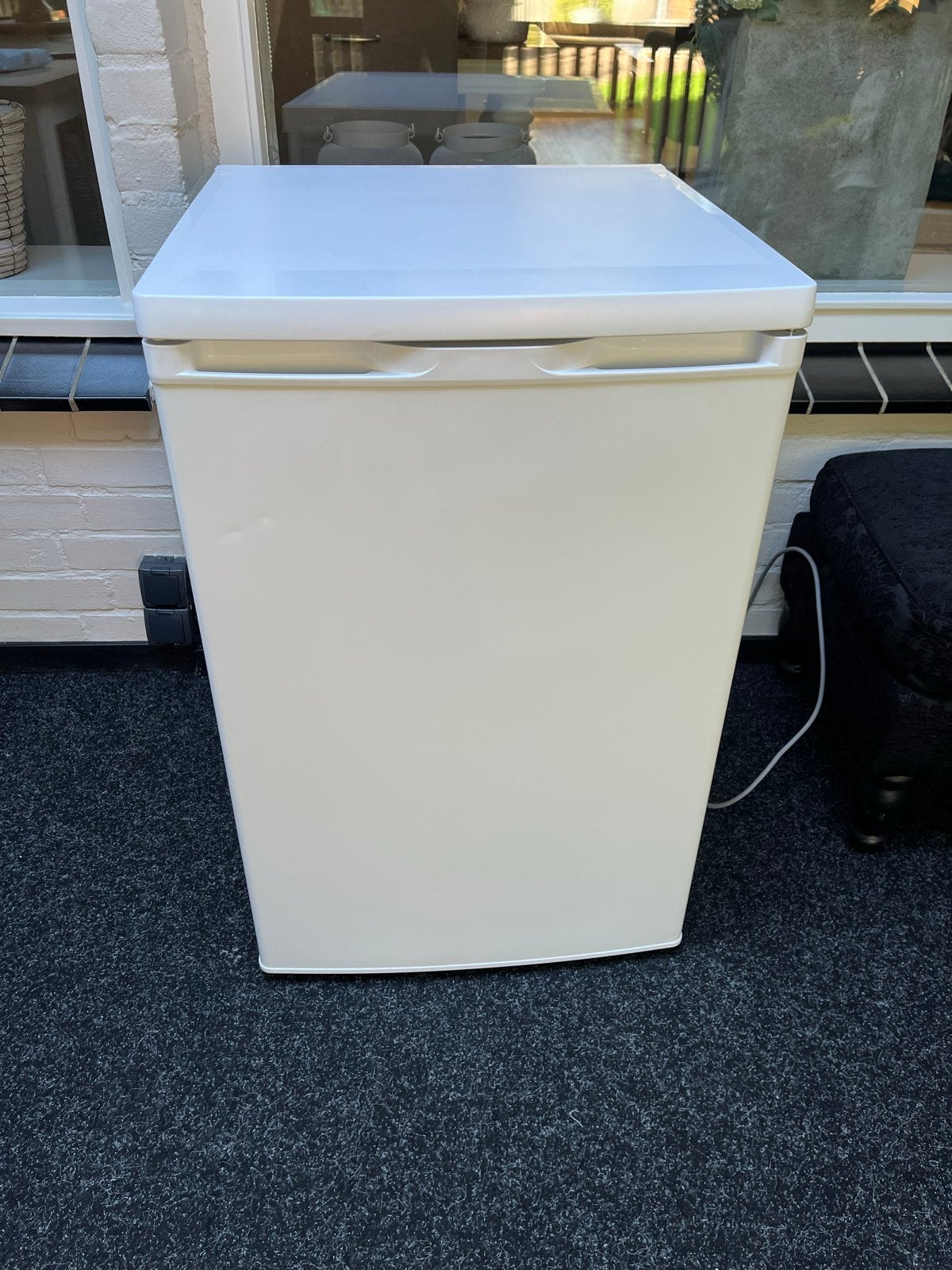 Compacte Koelkast - Ideaal voor kleine ruimtes, Witgoed en Apparatuur, Zonder vriesvak, 75 tot 100 liter, Zo goed als nieuw, 45 tot 60 cm