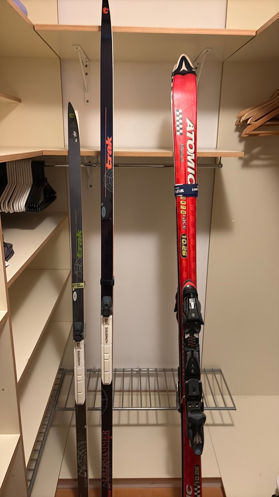 Atomic beta race en 2 x trak skies en X free, Ophalen, 160 tot 180 cm, Gebruikt, Atomic