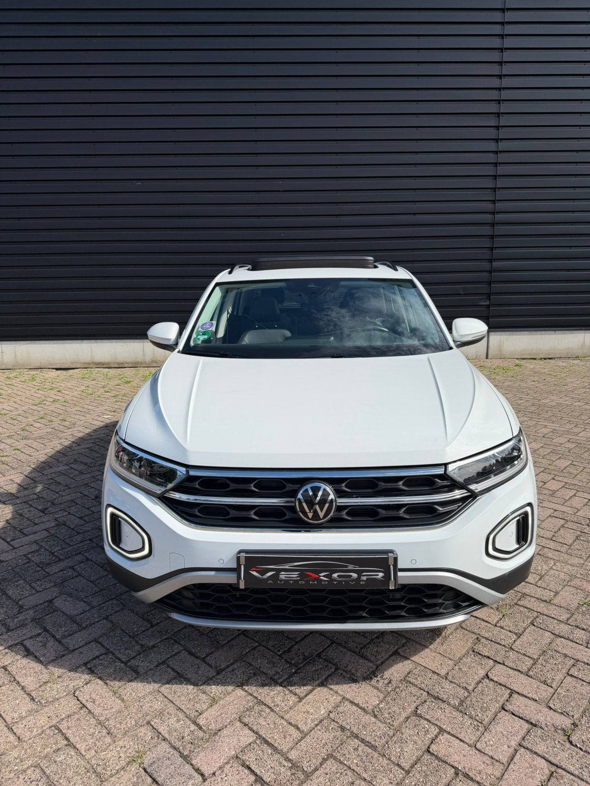 Volkswagen T-Roc 1.5 TSI DSG| Pano | Keyless, Dealer onderhouden, 1498 cc, 4 cilinders, Wit