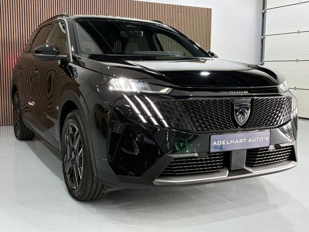 Peugeot 5008 1.2 Hybrid 145 Allure 7 Pers. 5 X Voorraad Auto, Auto's, Peugeot, 145 pk, Gebruikt, Zwart, 1199 cc
