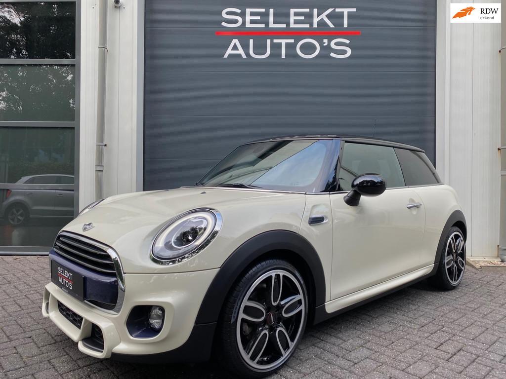 Mini Mini 1.5 Cooper John Cooper Works NAP Xenon/LED/18 Inch, Auto's, Mini, Voorwielaandrijving, 136 pk, Gebruikt, 4 stoelen
