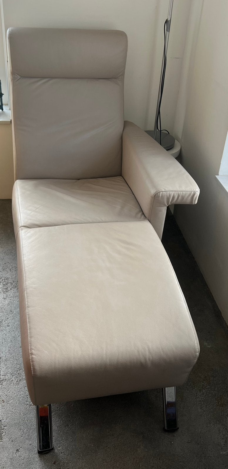 Long chair, Ophalen, Gebruikt, Leer, 50 tot 75 cm