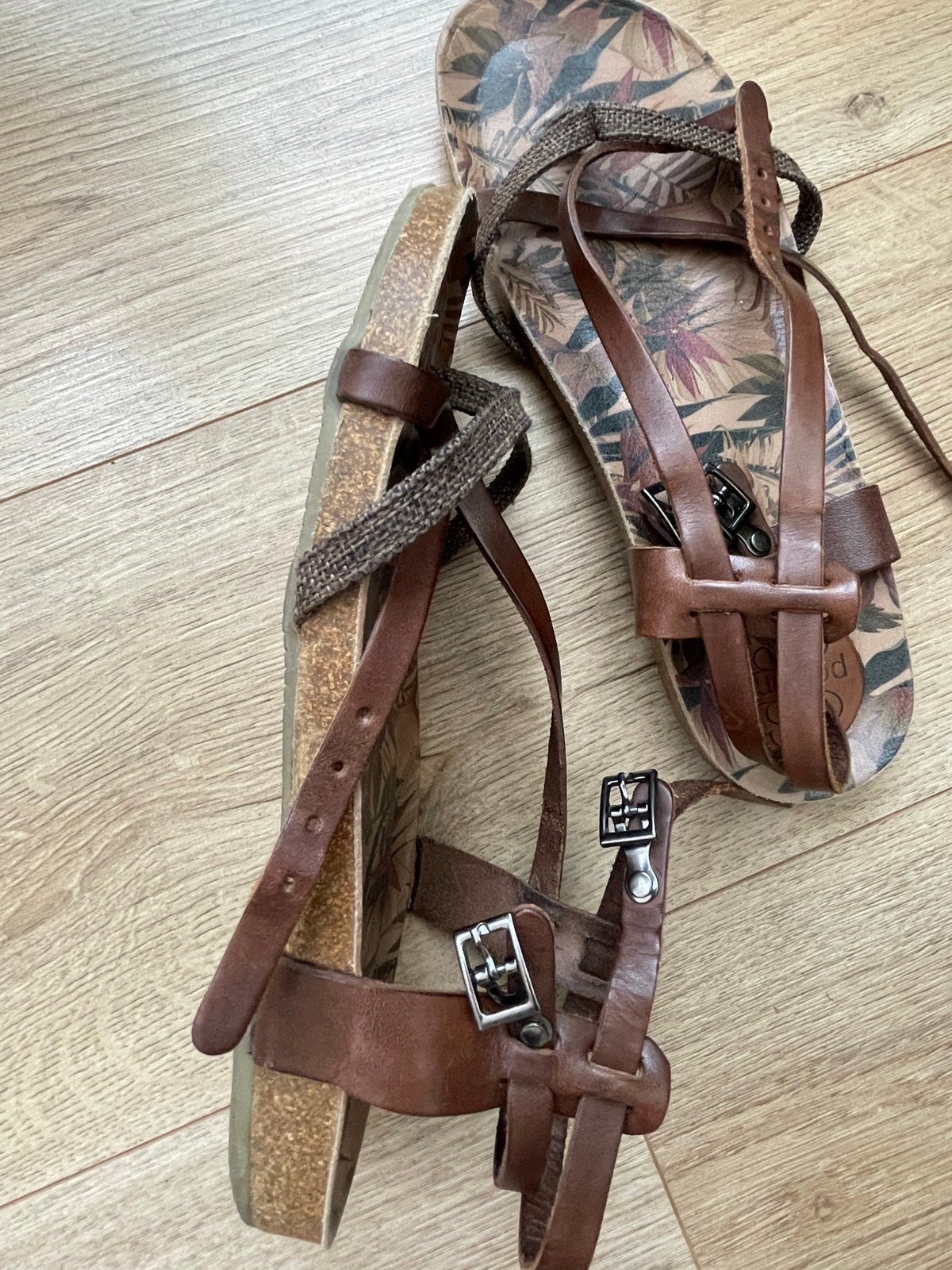 Porronet sandalen - Zeer goede staat - Spaans design, Ophalen of Verzenden, Zo goed als nieuw, Bruin, Sandalen of Muiltjes
