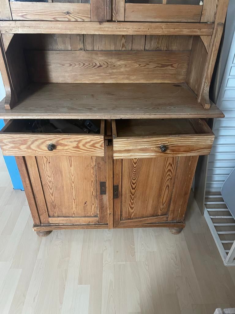 Antieke grenen buffetkast met vitrine en lades, Ophalen, Gebruikt, 100 tot 150 cm, Met lade(s)