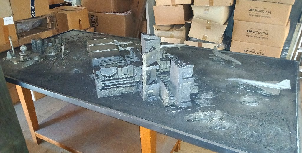 Grote Maquette van een militair vliegveld, Gebruikt, Groter dan 1:72, Vliegtuig, Ophalen