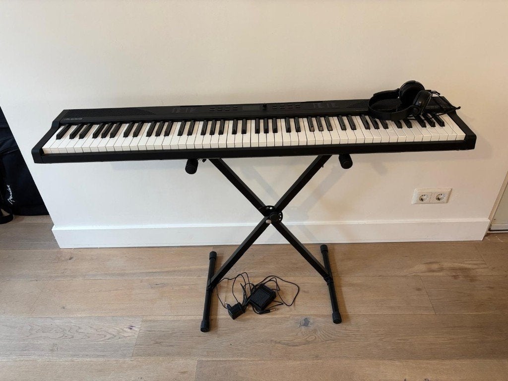 Alesis recital keyboard 88-toets, Ophalen, Zo goed als nieuw, 88 toetsen, Overige merken